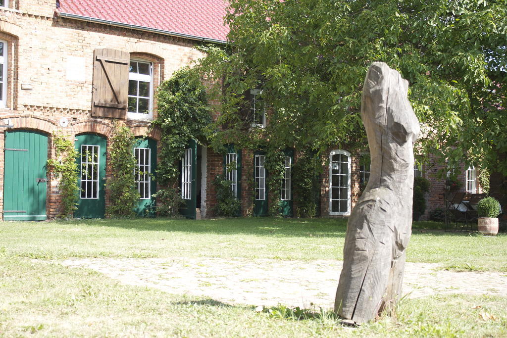 Pension Kunsthof Dahrenstedt Exteriör bild