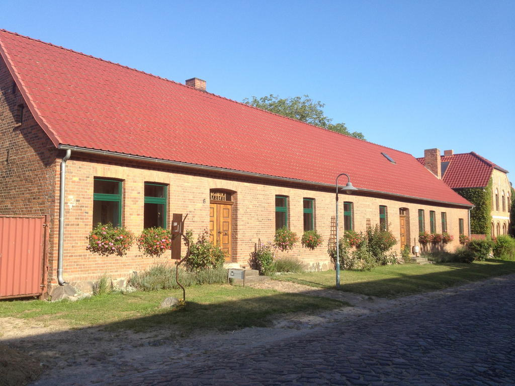 Pension Kunsthof Dahrenstedt Exteriör bild