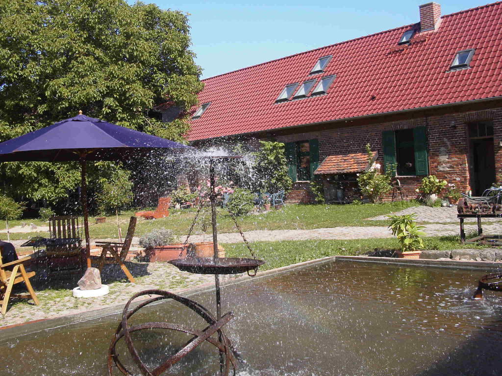 Pension Kunsthof Dahrenstedt Exteriör bild